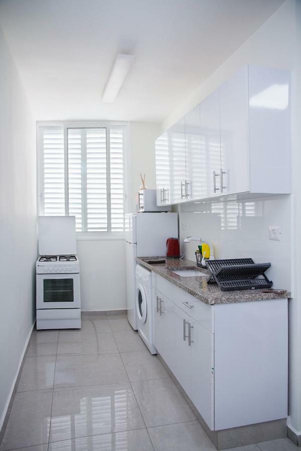 Apartments4You Maya Бат-Ям Экстерьер фото