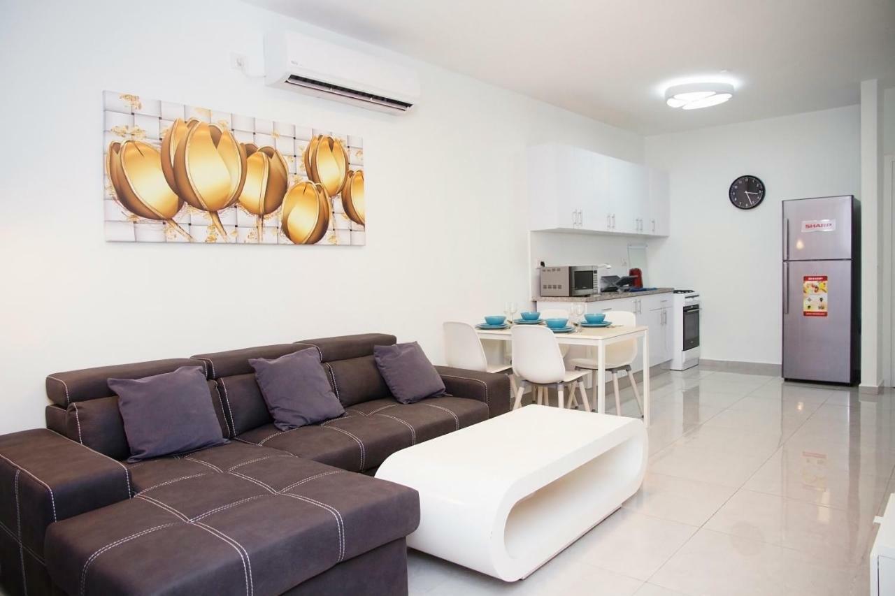 Apartments4You Maya Бат-Ям Экстерьер фото